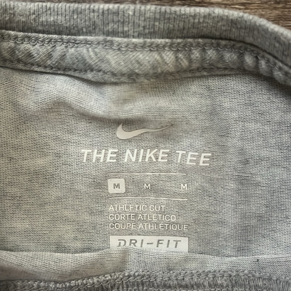 NIKE SHORT SLEEVE BOYS - Picture 2 of 2